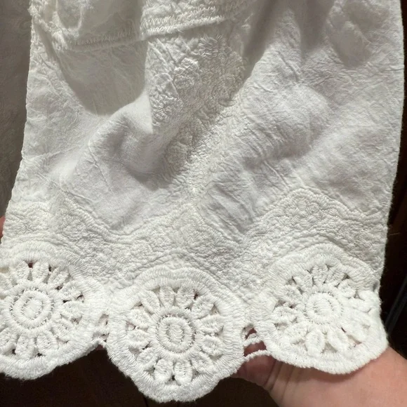 Democracy Elegant White Lace trim Women's Top - Picture 6 of 8